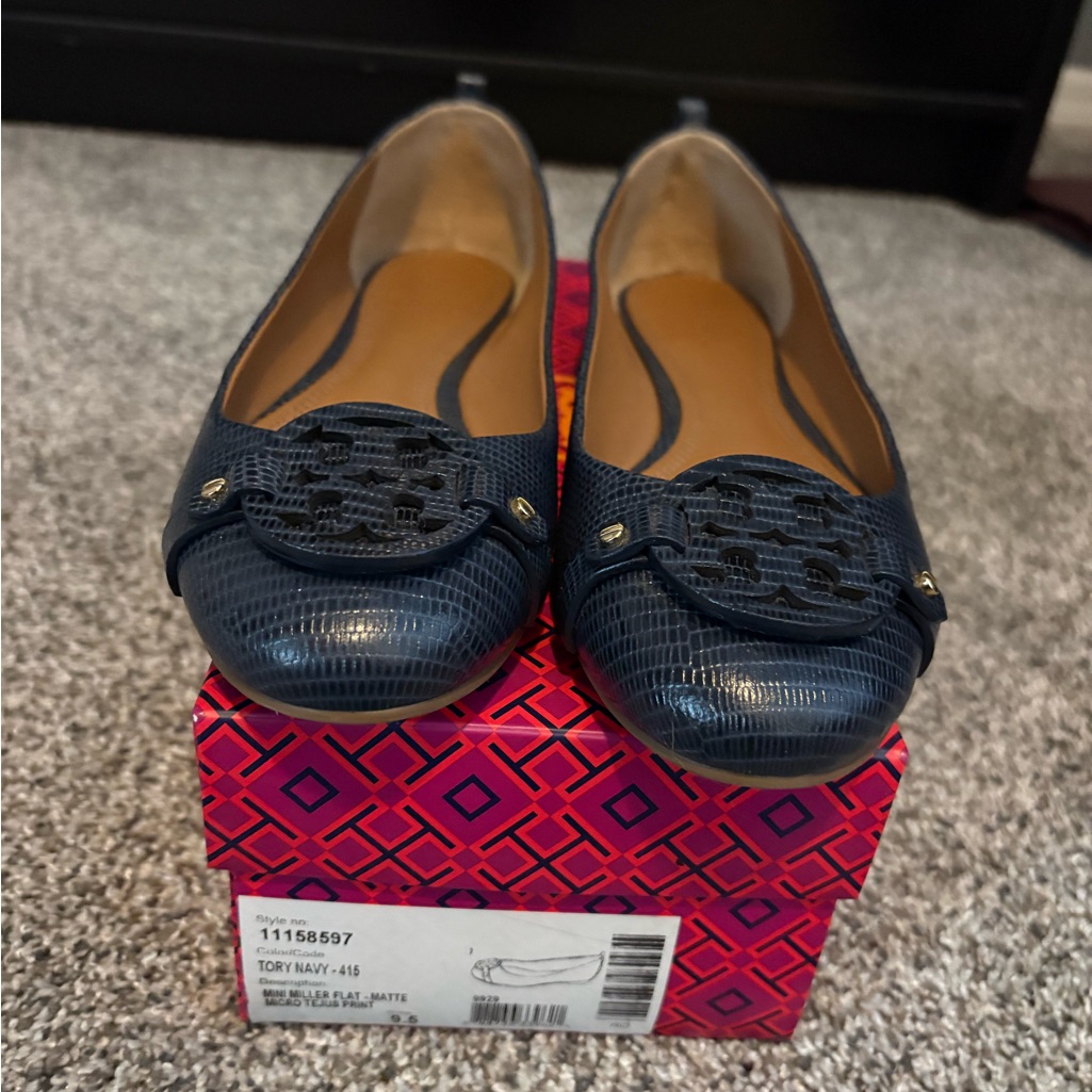 Tory Burch Miller Navy Flats. Almost Neg Condition.